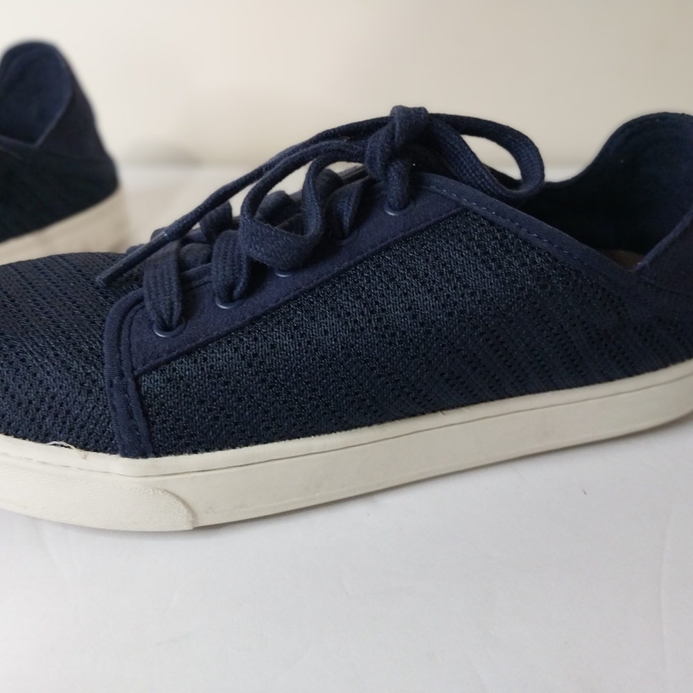 OluKai Dark Blue Size 8w Women's Sneakers Made in Vietnam - Picture 4 of 12
